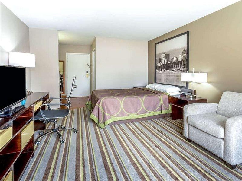 Delavan Inn And Suites Exteriör bild